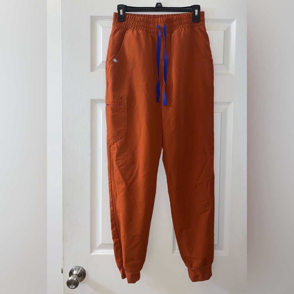 Womens Small/Tall Figs Auburn Scrub Bottoms